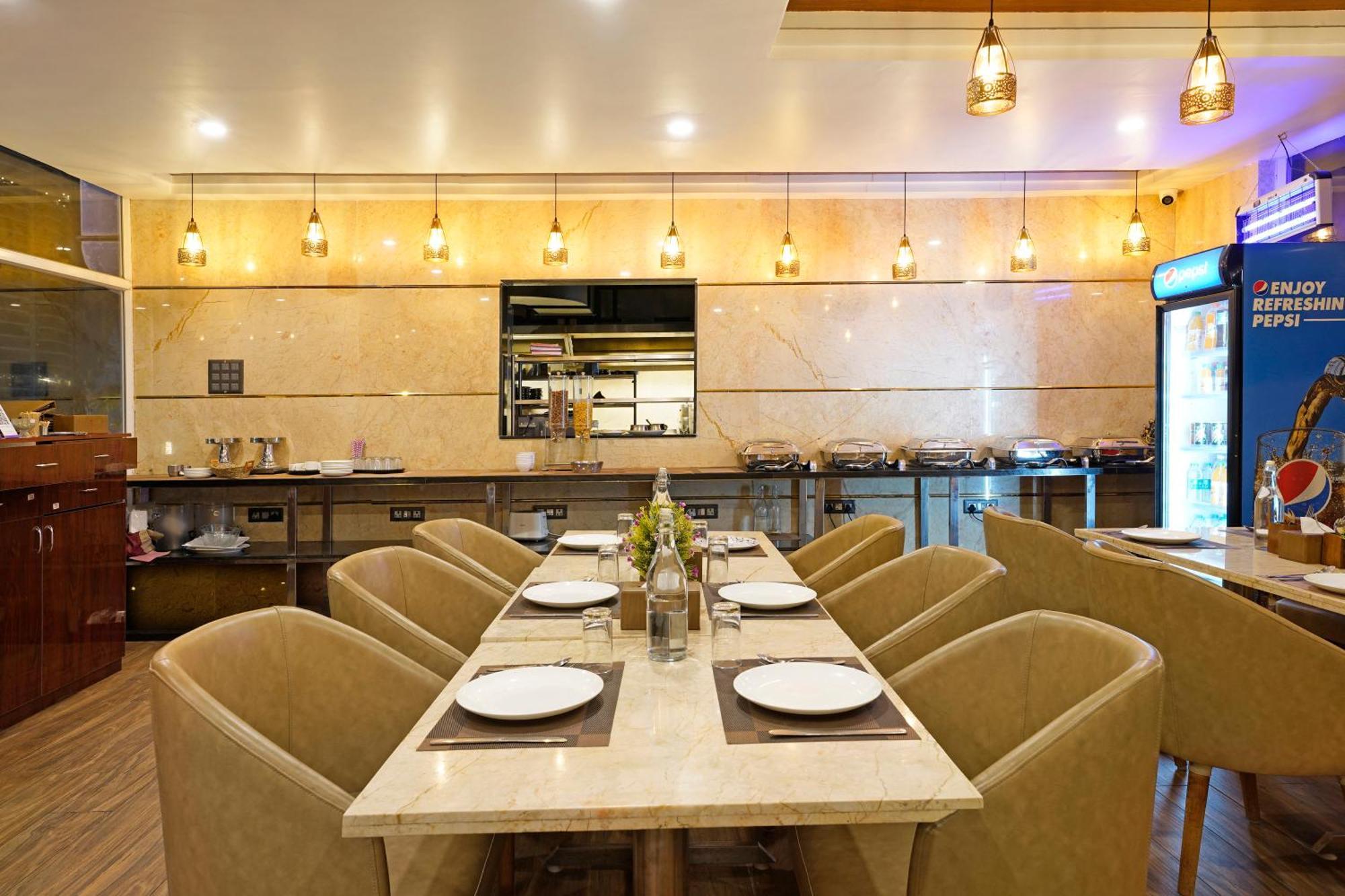 Kingston Hotel Bengaluru Kültér fotó